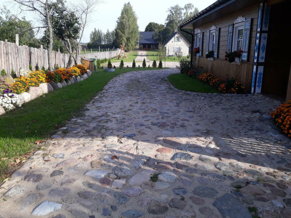 Siedlisko Swojskie Klimaty Trzescianka Exterior photo